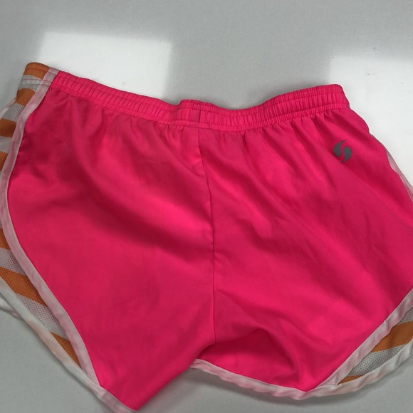 Athletic shorts - Picture 2 of 3